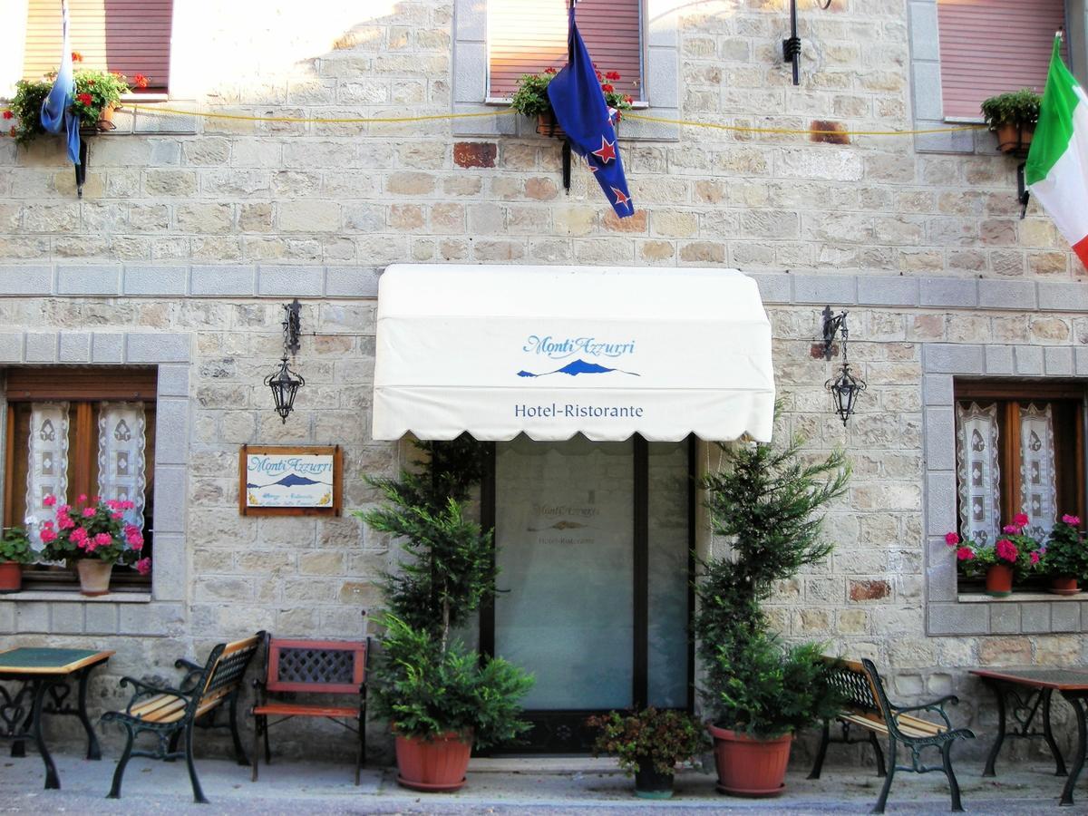 Monti Azzurri Hotel Montemonaco Bagian luar foto